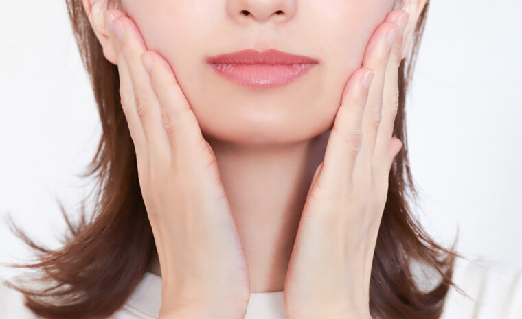 「二重あごの原因」